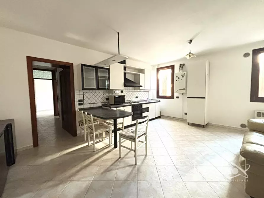 Immagine 2 di Appartamento in vendita  a Battaglia Terme