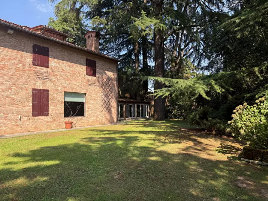 Immagine 1 di Villa in affitto  in VAI MASSIMO D'AZEGLIO a Vicenza