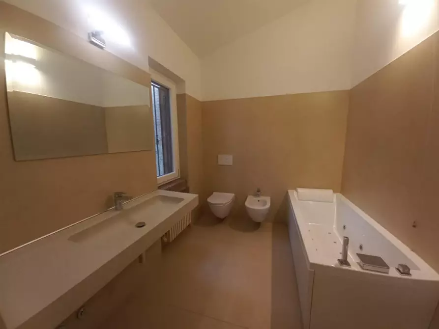 Immagine 17 di Villa in affitto  in VAI MASSIMO D'AZEGLIO a Vicenza