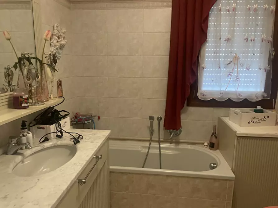 Immagine 10 di Appartamento in vendita  in Via Luigi Galvani a Valdagno