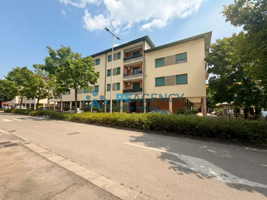 Immagine 1 di Appartamento in vendita  a Vicenza
