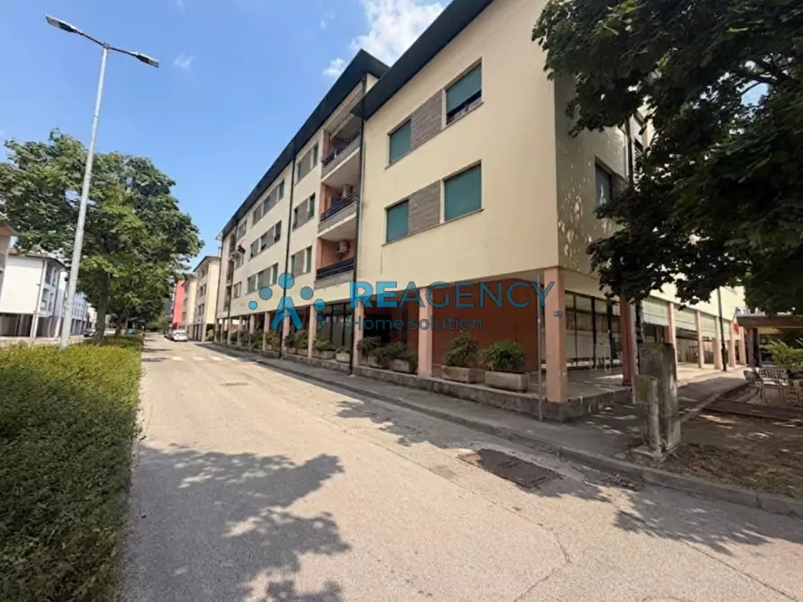 Immagine 2 di Appartamento in vendita  a Vicenza