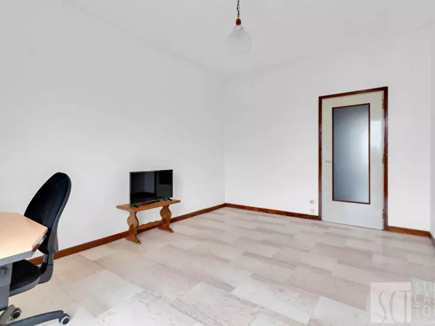 Immagine 15 di Appartamento in vendita  in via ovada, 25 a Milano