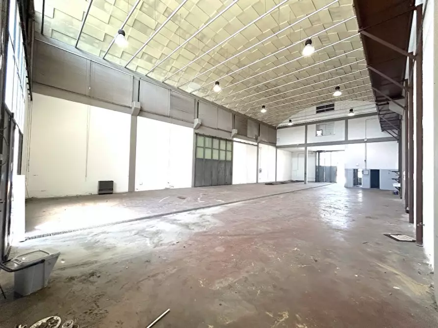 Immagine 2 di Capannone industriale in vendita  in Via Venezia a Cesena