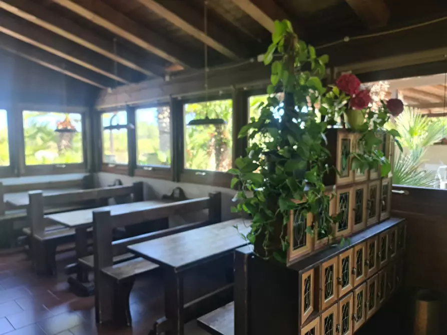 Immagine 9 di Attività commerciale in vendita  in VIA ROMEA 47 a Comacchio