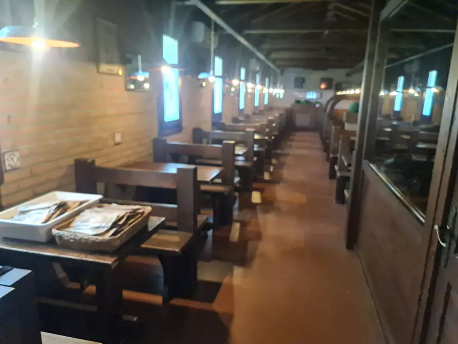 Immagine 17 di Attività commerciale in vendita  in VIA ROMEA 47 a Comacchio