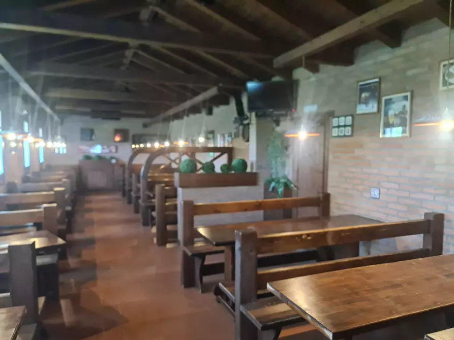 Immagine 18 di Attività commerciale in vendita  in VIA ROMEA 47 a Comacchio