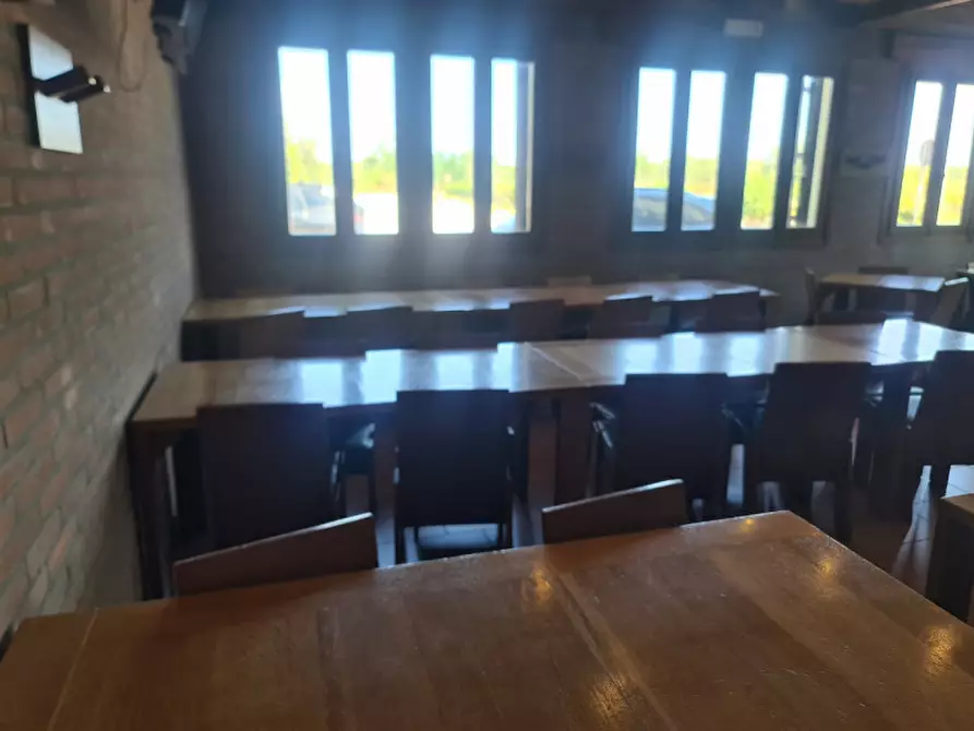 Immagine 36 di Attività commerciale in vendita  in VIA ROMEA 47 a Comacchio