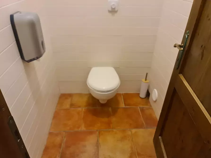 Immagine 38 di Attività commerciale in vendita  in VIA ROMEA 47 a Comacchio