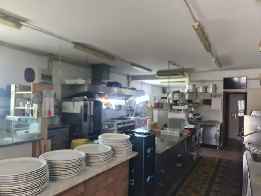 Immagine 40 di Attività commerciale in vendita  in VIA ROMEA 47 a Comacchio