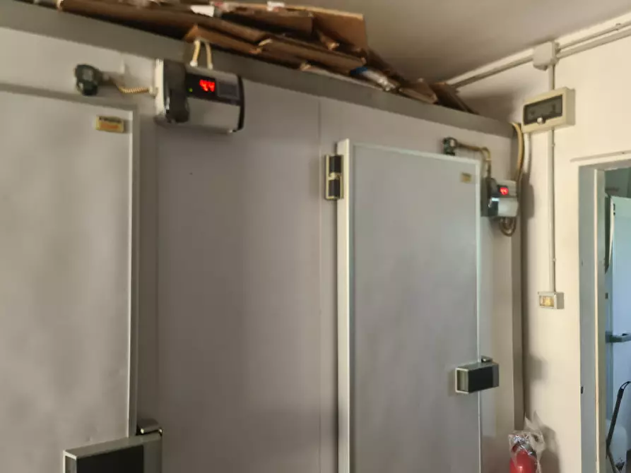 Immagine 45 di Attività commerciale in vendita  in VIA ROMEA 47 a Comacchio