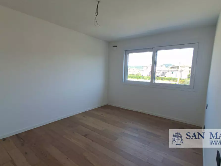 Immagine 10 di Appartamento in vendita  in Via Olmo 101 a Creazzo