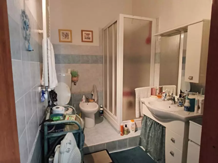 Immagine 3 di Appartamento in vendita  in Via Cavour a Savona