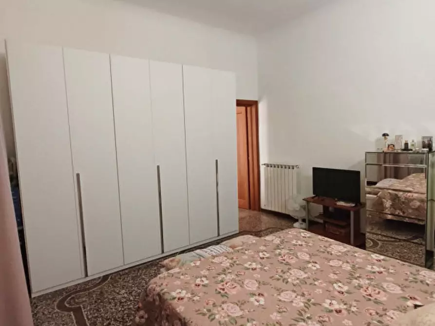 Immagine 9 di Appartamento in vendita  in Via Cavour a Savona