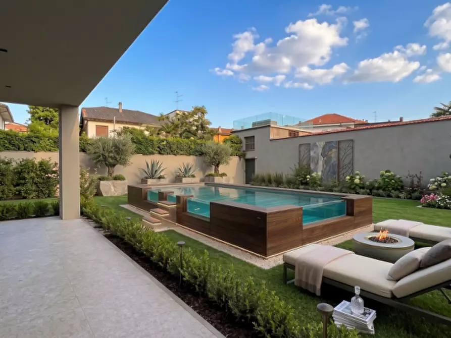 Immagine 1 di Appartamento in vendita  in Via Alessandro Manzoni 5 a Arcore