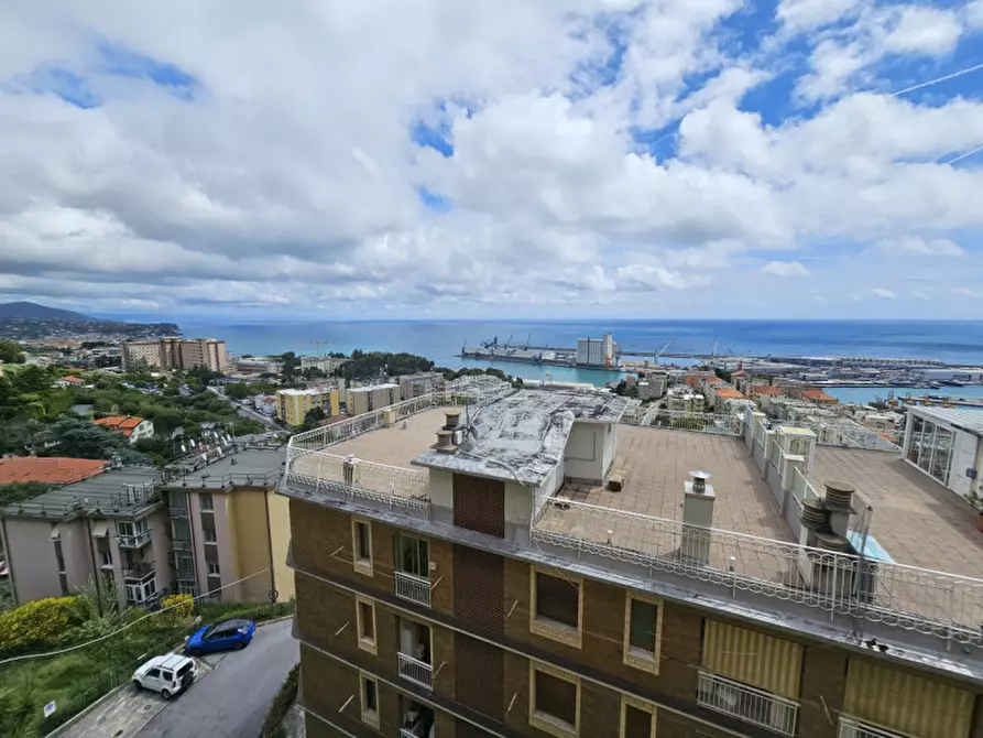 Immagine 1 di Appartamento in vendita  in Via Visca a Savona