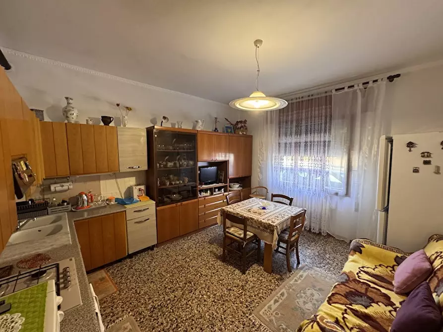 Immagine 18 di Casa bifamiliare in vendita  a Campolongo Maggiore