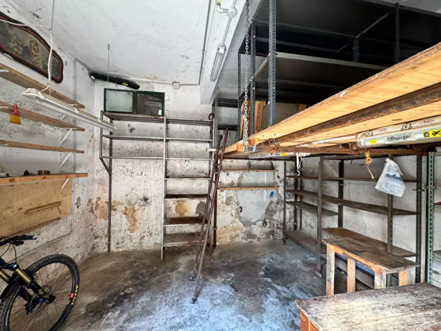 Immagine 24 di Appartamento in vendita  in Via Santuario 57 a Savona