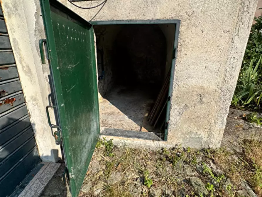 Immagine 25 di Appartamento in vendita  in Via Santuario 57 a Savona