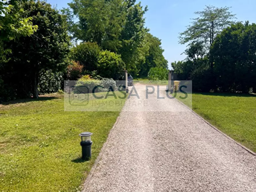 Immagine 2 di Casa bifamiliare in vendita  in Via Brega a Tezze Sul Brenta
