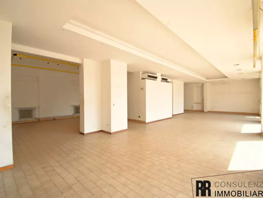 Immagine 3 di Negozio in vendita  in Via Cao del Prà a Sona