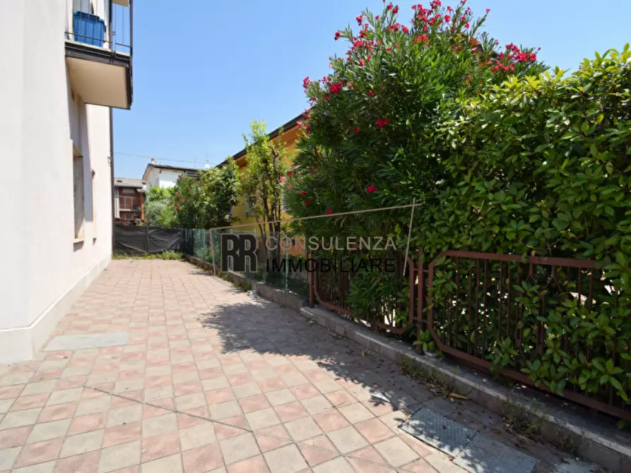 Immagine 11 di Negozio in vendita  in Via Cao del Prà a Sona