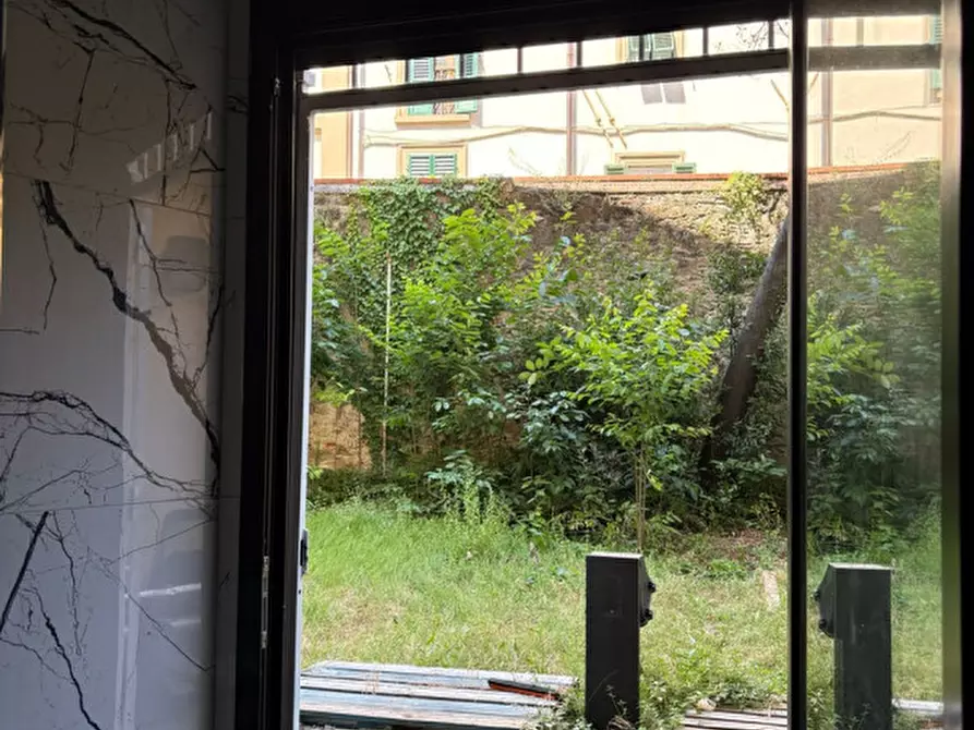 Immagine 5 di Negozio in affitto  in PIAZZA BECCARIA a Firenze