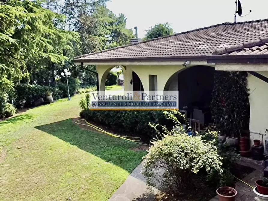 Immagine 3 di Villa in vendita  in Corso Giuseppe Garibaldi a Lonato del Garda