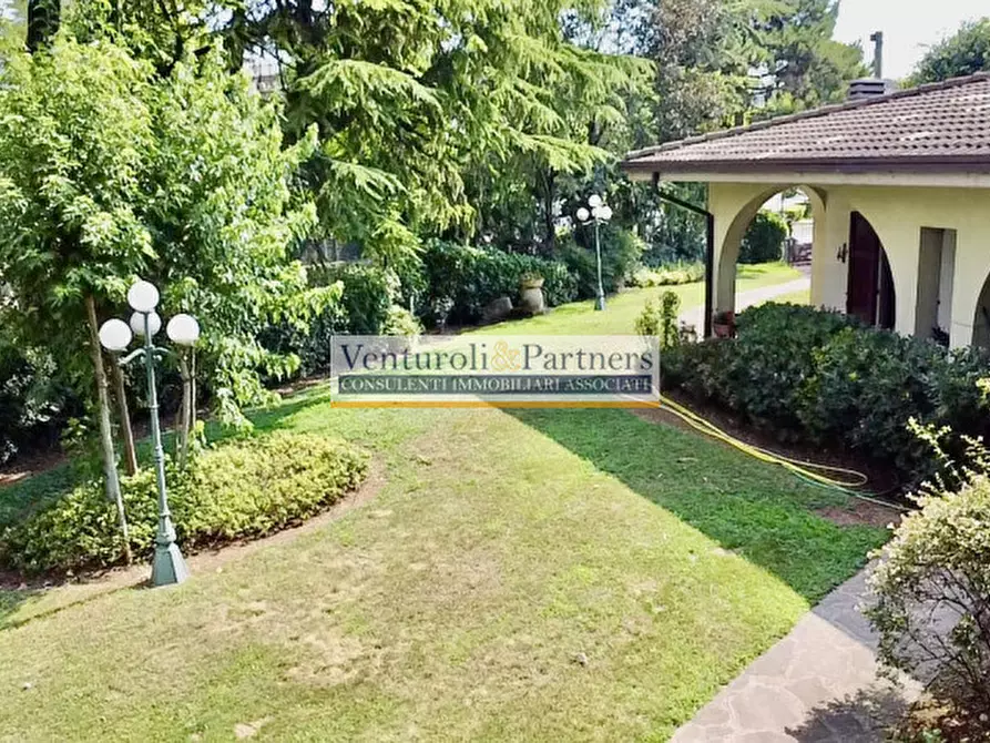 Immagine 4 di Villa in vendita  in Corso Giuseppe Garibaldi a Lonato del Garda