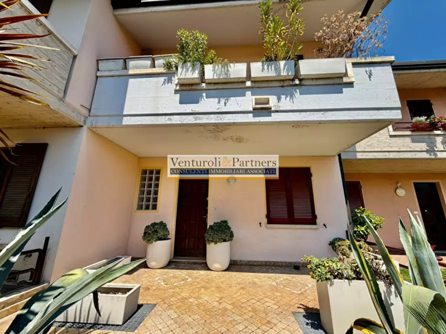 Immagine 10 di Villetta a schiera in vendita  in Via Guglielmo Marconi 106E a Desenzano Del Garda