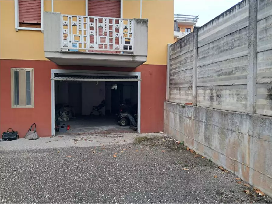 Immagine 14 di Appartamento in vendita  in Via Torino 33 a San Giovanni Ilarione