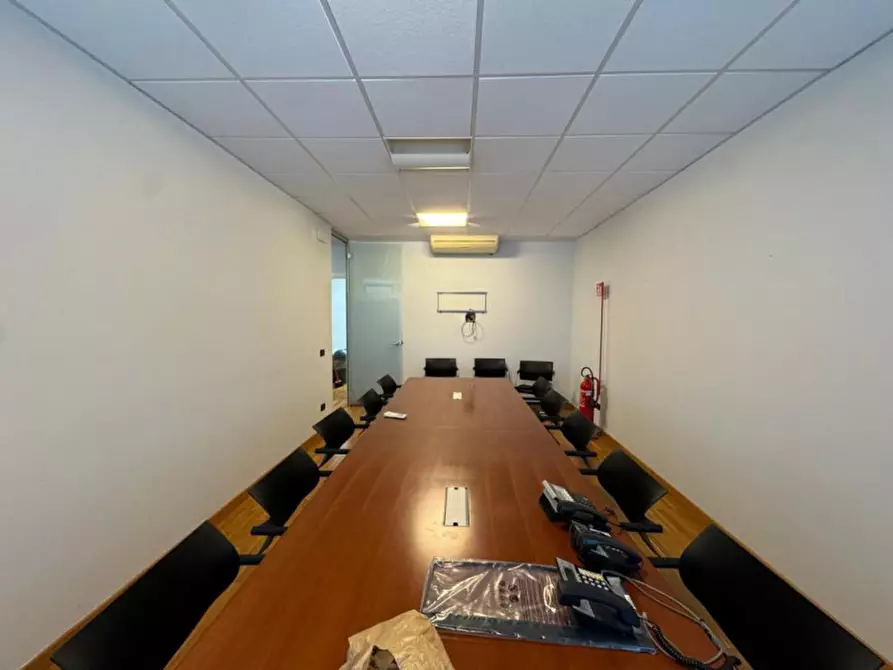 Immagine 2 di Ufficio in affitto  a Villafranca Di Verona