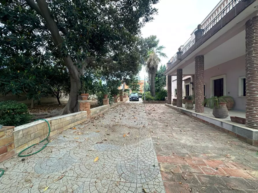 Immagine 2 di Villa in vendita  in via Gela 48 a Siracusa