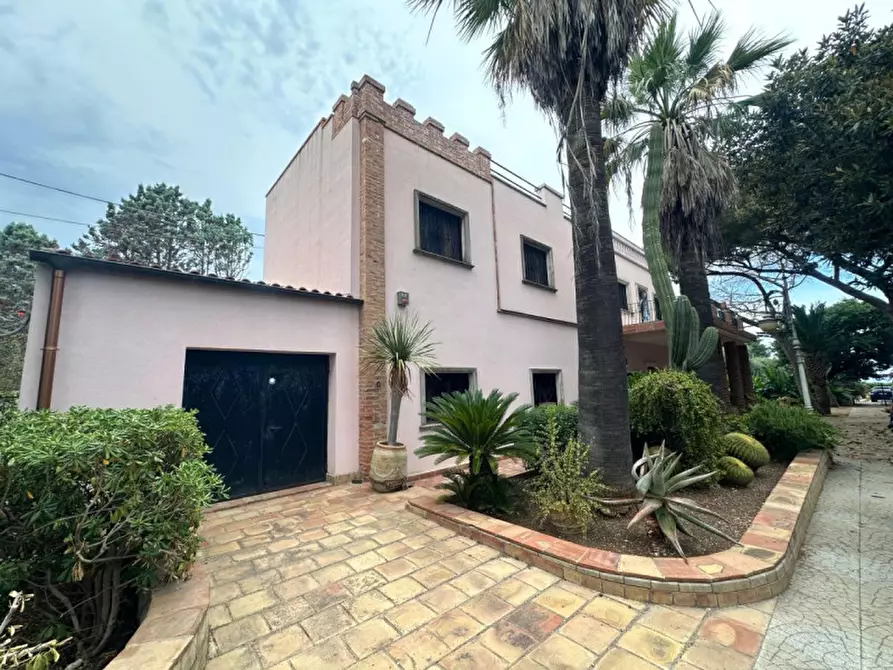 Immagine 4 di Villa in vendita  in via Gela 48 a Siracusa