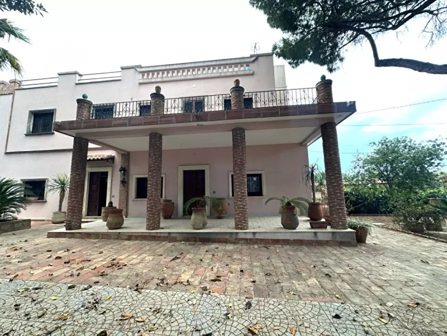 Immagine 7 di Villa in vendita  in via Gela 48 a Siracusa