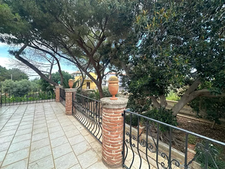 Immagine 22 di Villa in vendita  in via Gela 48 a Siracusa