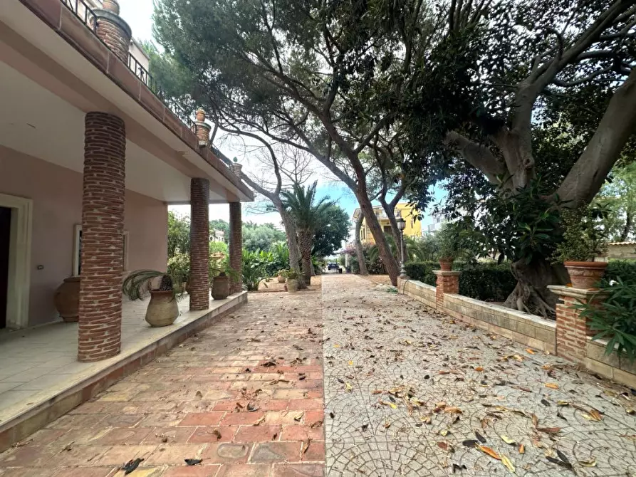 Immagine 36 di Villa in vendita  in via Gela 48 a Siracusa