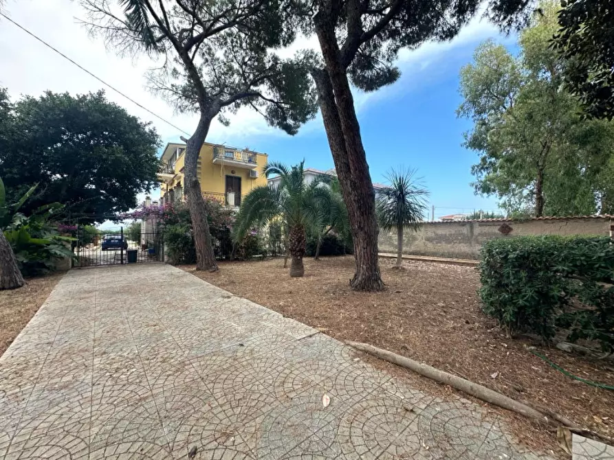 Immagine 39 di Villa in vendita  in via Gela 48 a Siracusa