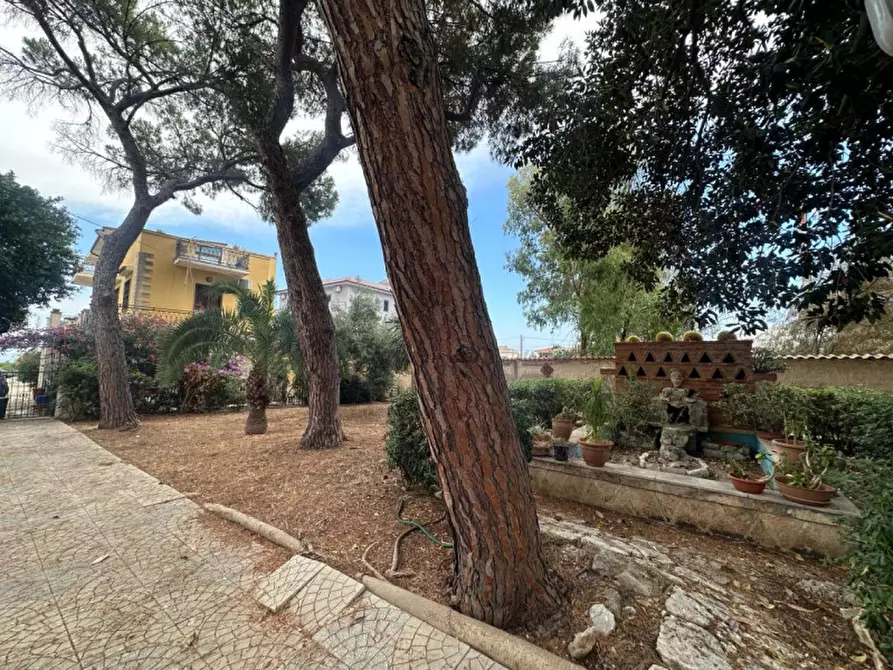 Immagine 40 di Villa in vendita  in via Gela 48 a Siracusa