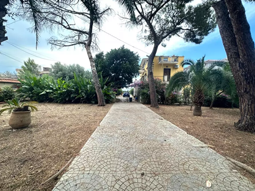 Immagine 41 di Villa in vendita  in via Gela 48 a Siracusa