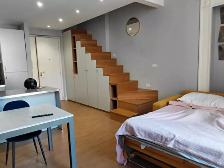Immagine 10 di Appartamento in affitto  in Via Duomo 163 a Napoli