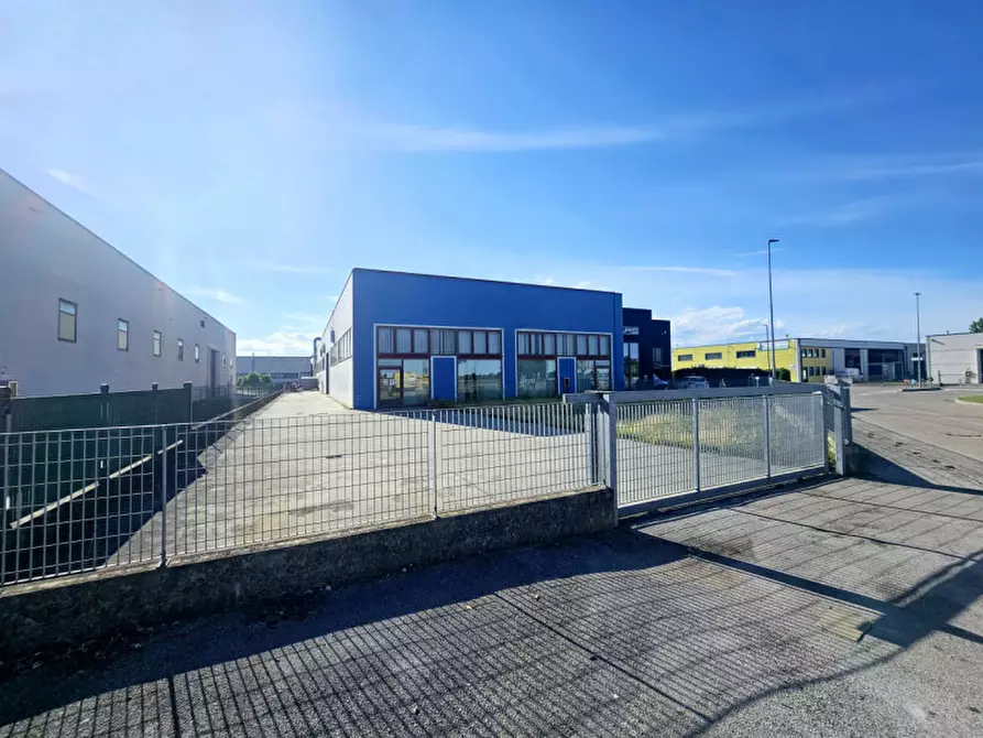Immagine 11 di Magazzino in vendita  in VIA DELL'ARTIGIANATO a Merlara