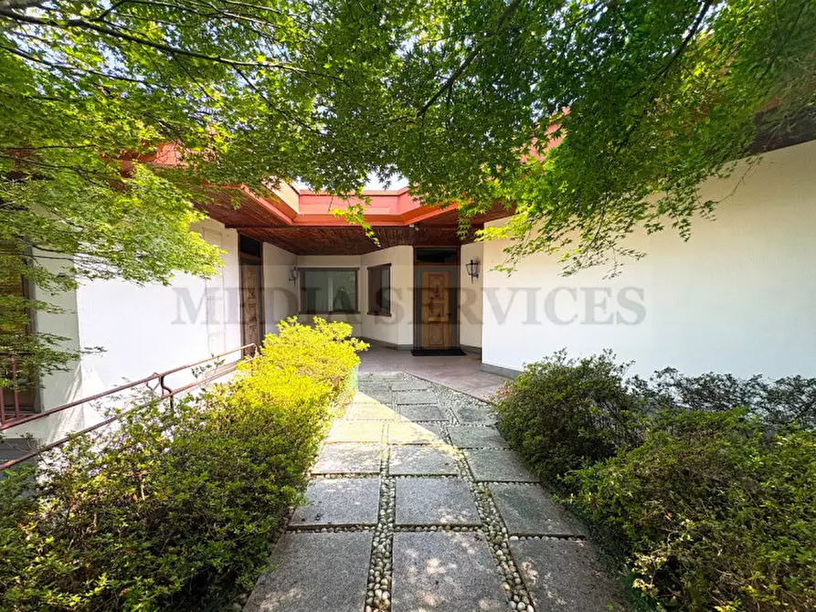 Immagine 2 di Villa in vendita  in via Roma n° 86 a Garlasco