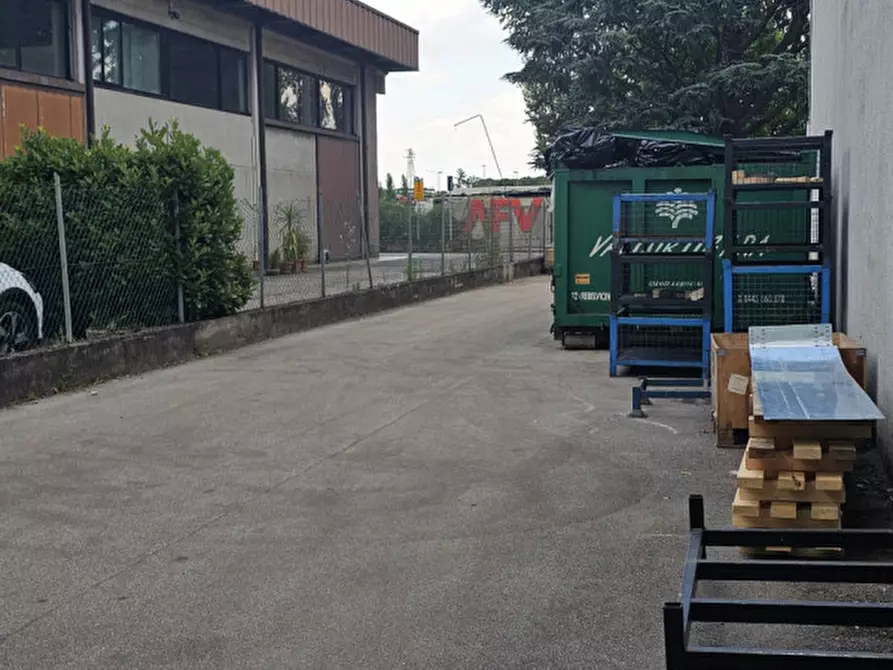 Immagine 4 di Capannone industriale in vendita  in Via Tagliamento a Altavilla Vicentina