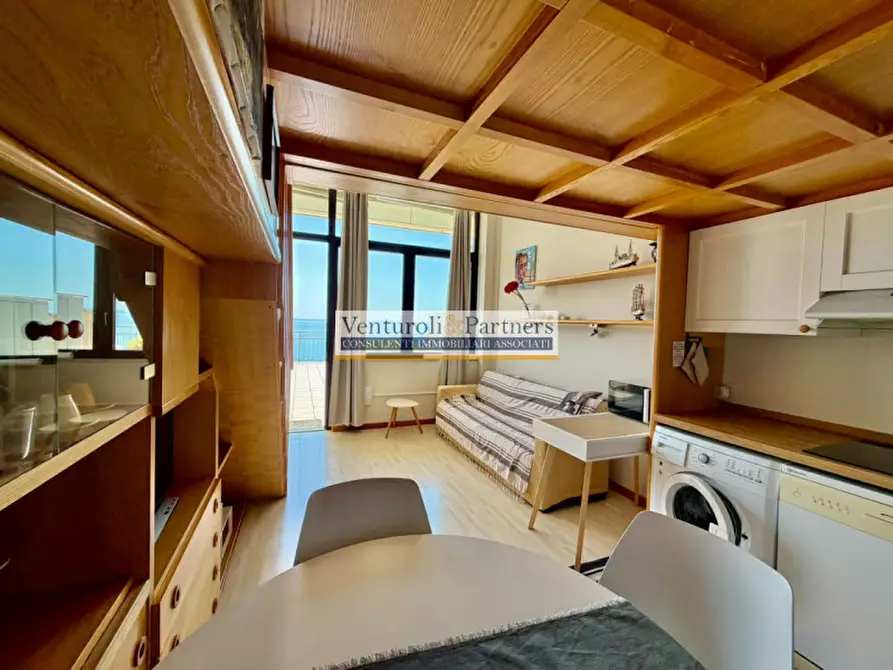 Immagine 2 di Appartamento in vendita  in Via Giuseppe Mazzini 1 a Padenghe Sul Garda