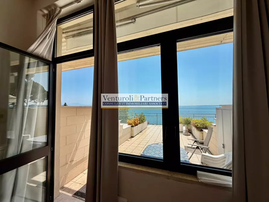 Immagine 15 di Appartamento in vendita  in Via Giuseppe Mazzini 1 a Padenghe Sul Garda