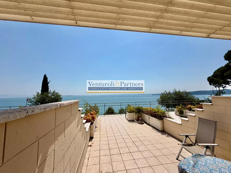 Immagine 16 di Appartamento in vendita  in Via Giuseppe Mazzini 1 a Padenghe Sul Garda
