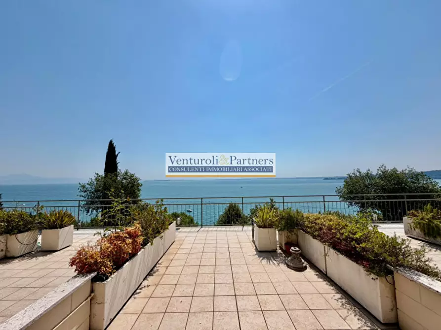 Immagine 17 di Appartamento in vendita  in Via Giuseppe Mazzini 1 a Padenghe Sul Garda