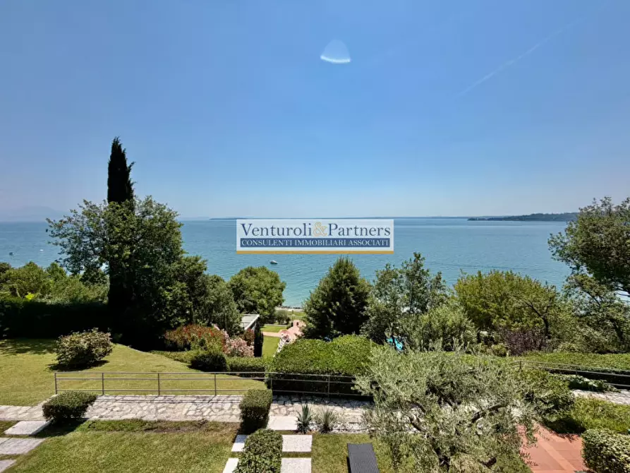 Immagine 19 di Appartamento in vendita  in Via Giuseppe Mazzini 1 a Padenghe Sul Garda