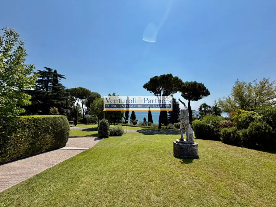 Immagine 21 di Appartamento in vendita  in Via Giuseppe Mazzini 1 a Padenghe Sul Garda